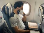 محمد صلاح يبدأ رحلة كينيا بقراءة القرآن على متن الطائرة  «صور»