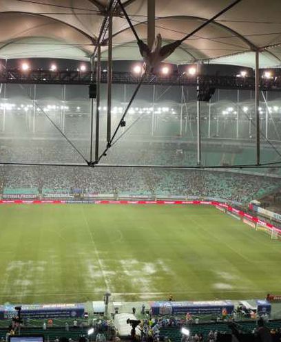 توقف مباراة في الدوري البرازيلي بسبب الأمطار الغزيرة صور وفيديو