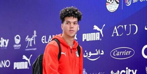 إمام عاشور لاعب الأهلي