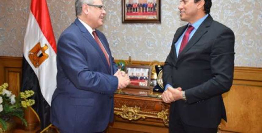 وزير الرياضة يستقبل سفير مصر بروسيا لتعزيز التعاون المشترك