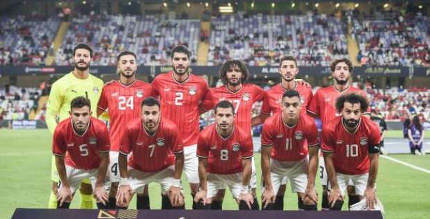 محمد صلاح يقود تشكيل منتخب مصر أمام الجزائر