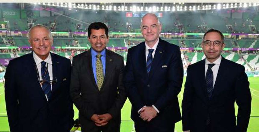 وزير الرياضة يلتقي رئيس فيفا خلال مباراة تونس وفرنسا في كأس العالم