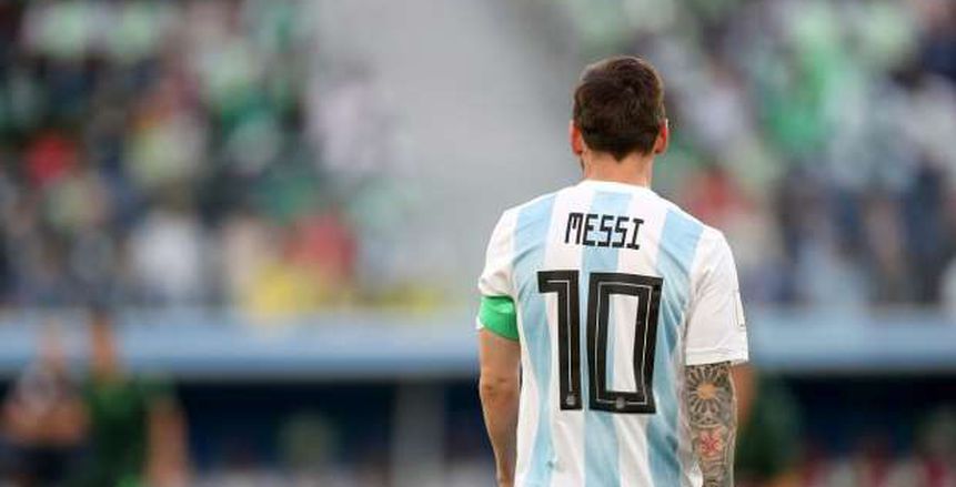 لاثناء «ميسي» عن قرار الاعتزال.. الأرجنتين تعلق القميص رقم 10