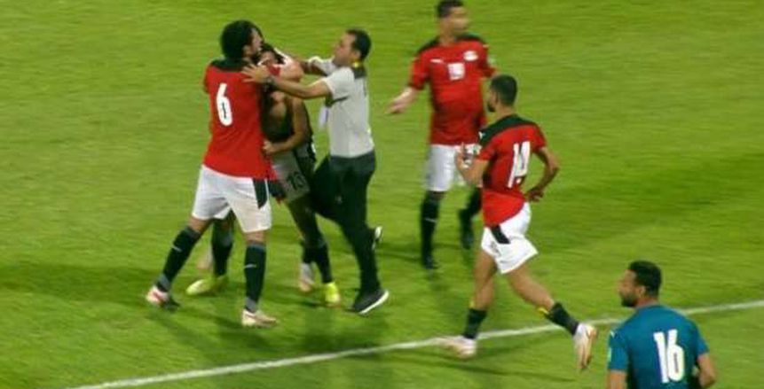 مصطفى محمد يكشف لـ بركات أسباب السب والبصق بعد مباراة الجابون