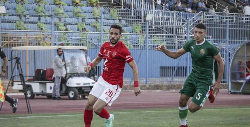 كريم فؤاد يغادر مباراة الأهلي والمقاصة مصابا