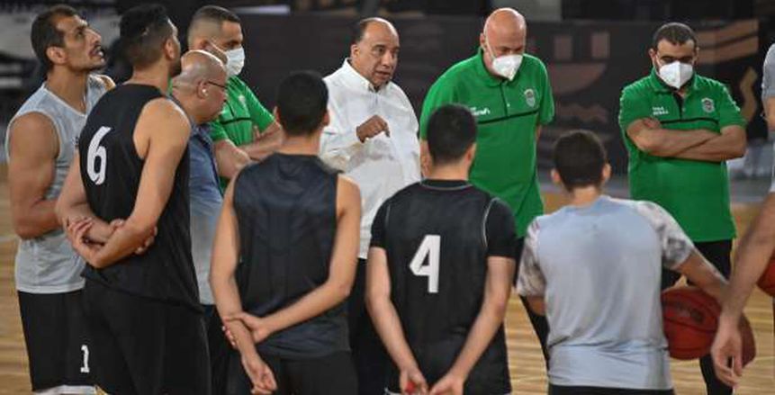 محمد مصيلحي يؤازر فريق الاتحاد لكرة السلة قبل مواجهة الأهلي