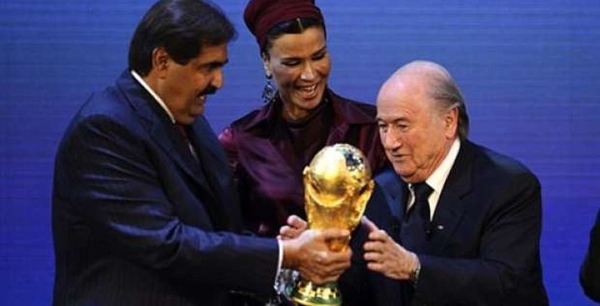بلاتر: "قطر فازت بتنظيم مونديال 2022 بعد تدخل سياسي"
