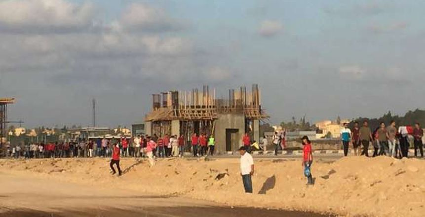بالصور| بدء توافد الجماهير على «برج العرب» لمؤازرة «المنتخب» أمام «النيجر»