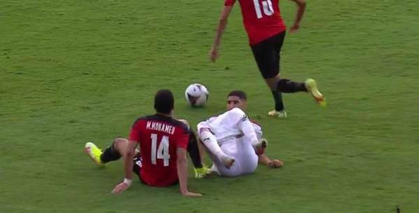 اشتباك بين لاعبي مصر والمغرب في ممر غرف خلع الملابس «فيديو»