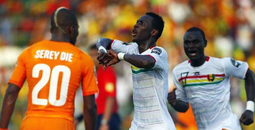 عاجل بالفيديو| غينيا تحرز هدف التعادل في شباك الفراعنة بعد خطأ عمر جابر