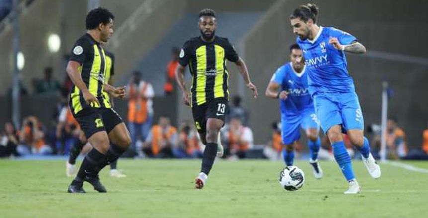 الهلال يتقدم على الاتحاد بهدفين في شوط أول ناري بربع نهائي البطولة العربية