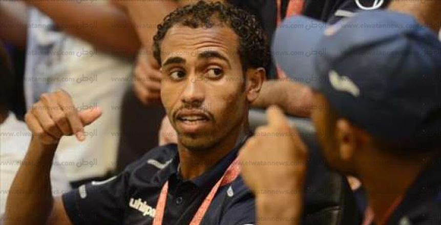 بالصور | طارق الجزار أفضل لاعب كرة قدم للصم والبكم في العالم يبيع "موز" في مصر