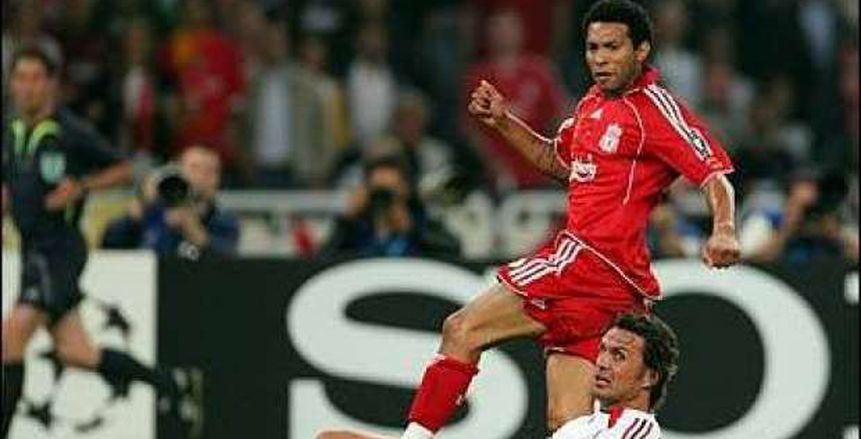 لاعب أرسنال وليفربول السابق يبحث عن نادي للانضمام إليه