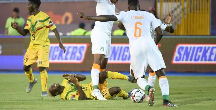 مدافع ساحل العاج: قدمنا مباراة رائعة أمام مالي .. ومواجهة الجزائر صعبة