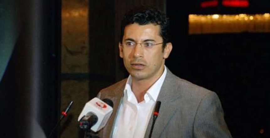 أشرف صبحي يحضر لقاء مصر وتونس