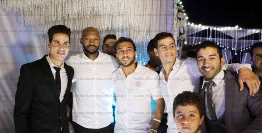 بالفيديو والصور| شيكابالا ورمزي خالد في حفل زفاف شقيق أحمد وأكرم توفيق