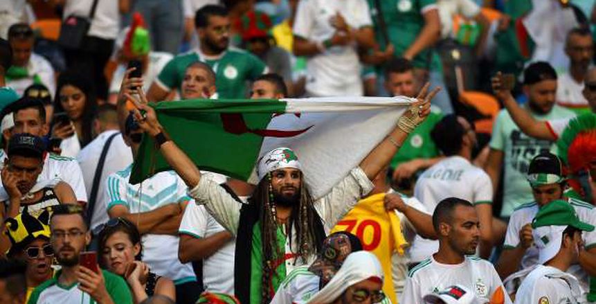بالصور.. الجماهير الجزائرية تتفاعل مع بالون كأس الأمم الأفريقية