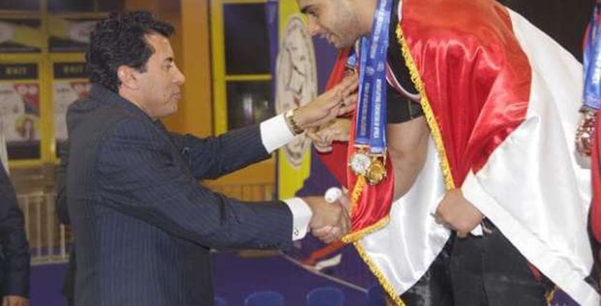 3 ميداليات ذهبية لمحمد إيهاب في بطولة أفريقيا للأثقال تحت أنظار وزير الرياضة