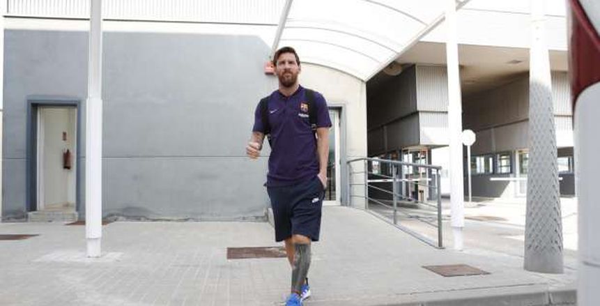 «ميسي» يعود لبرشلونة استعدادا لموقعة أتليتكو مدريد