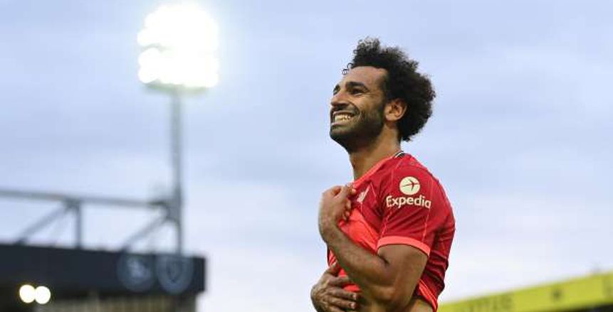 أسطورة مانشستر يونايتد: محمد صلاح يجب معاملته مثل ميسي ورونالدو