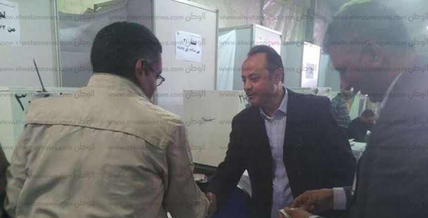 بالصور| طارق يحيى يدلي بصوته في انتخابات الزمالك
