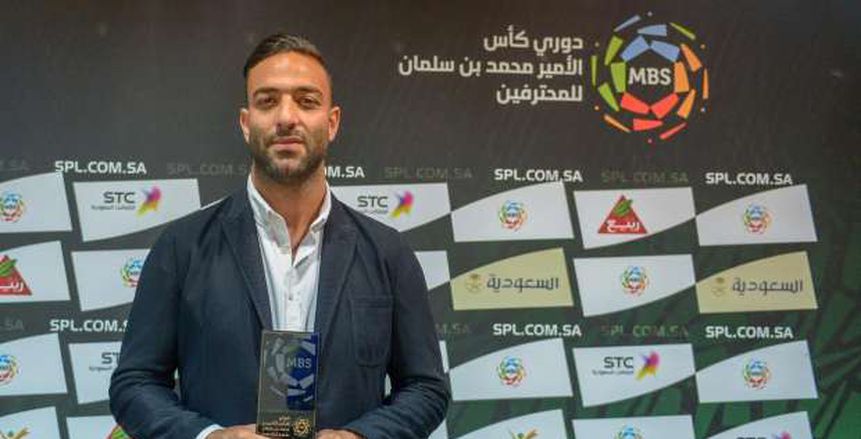 لاعب الزمالك يدعم ميدو بعد إقالته من تدريب الوحدة.. والعالمي يرد