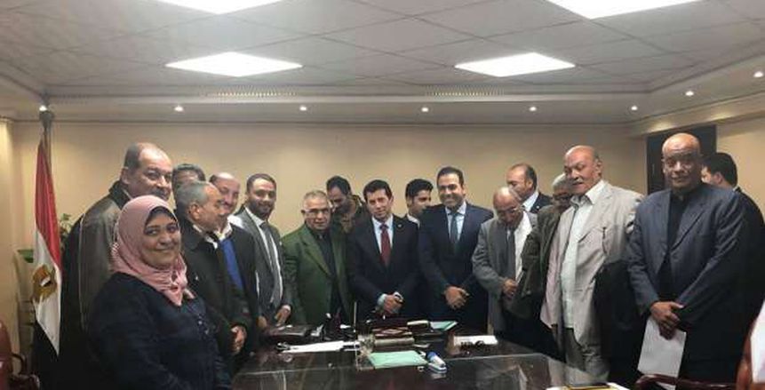 وزير الشباب والرياضة يلتقي رؤساء أندية بورسعيد
