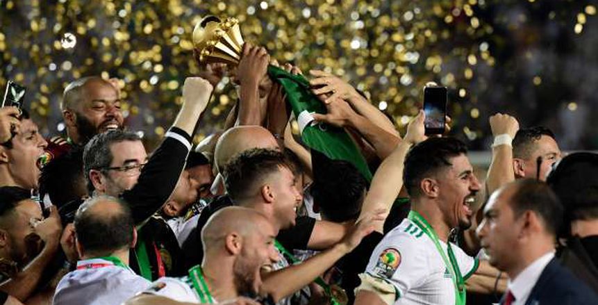 كاف يعلن فوز الجزائر بجائزة أفضل منتخب في عام 2019.. والكاميرون أفضل منتخب نسائي