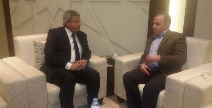 وصول وزير الرياضة قادما من أبوظبي بعد حضوره نهائي كأس العالم للأندية