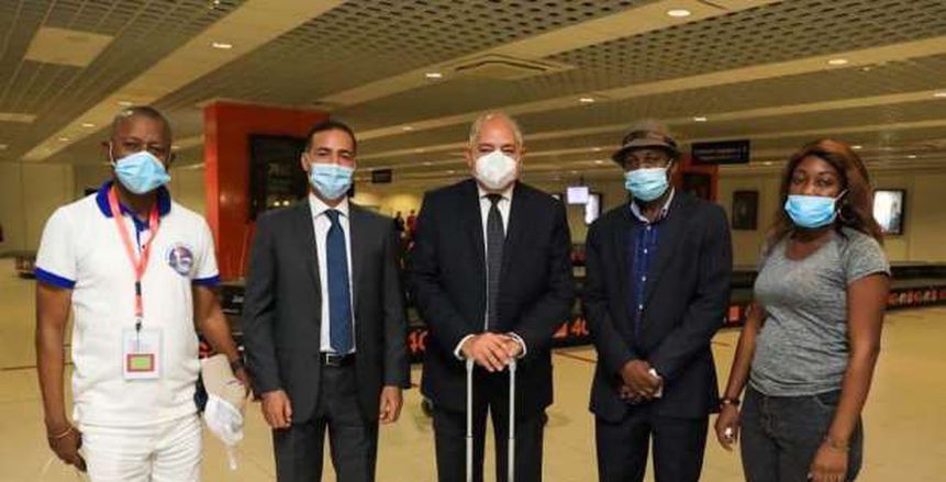 سفير مصر في الكونغو يستقبل بعثة الأهلي في المطار