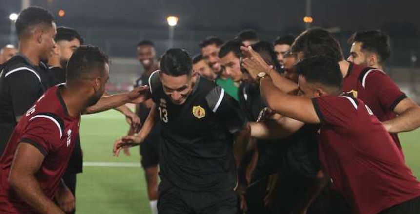 بانون يشارك في تدريبات نادي قطر بعد شائعات مرضه وعدم انضمامه