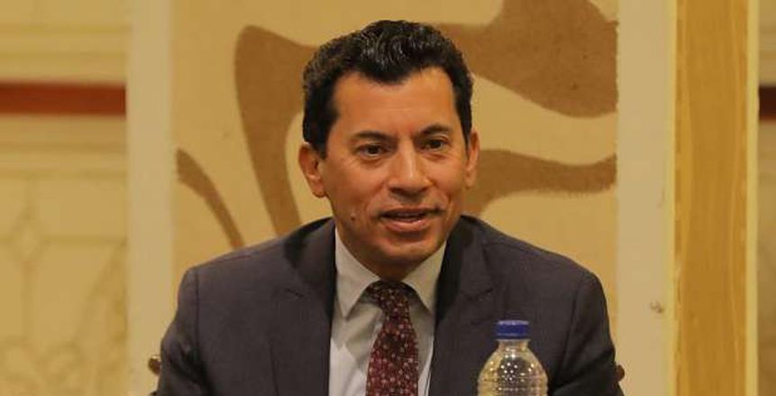 وزير الشباب والرياضة: الأهلي يمثل مصر أمام الهلال ويجب دعمه جماهيريا