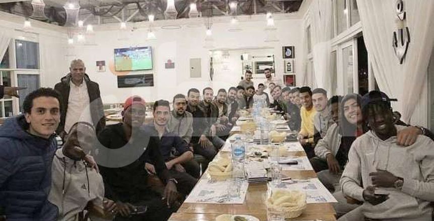 بالصور| رئيس الإسماعيلي يقيم مأدبة عشاء للجهاز الفني واللاعبين