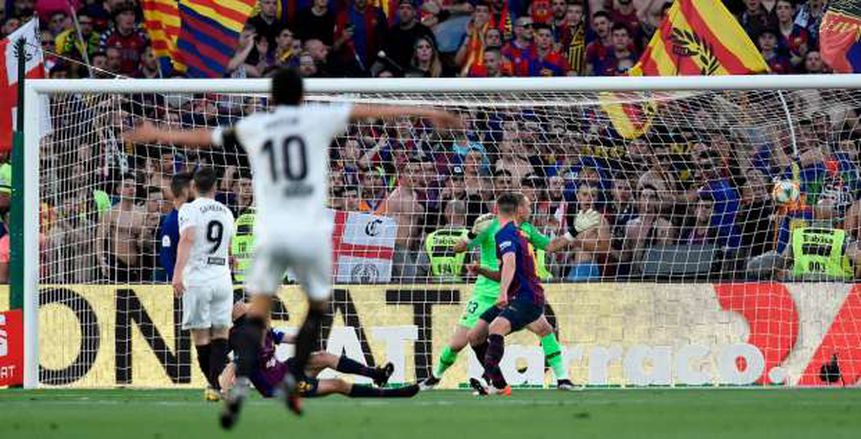 كأس ملك إسبانيا.. بالفيديو| فالنسيا يتقدم على برشلونة بثنائية في الشوط الأول