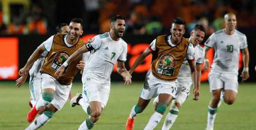 الجزائر تُسقط زيمبابوي بثلاثية.. والجابون تهزم جامبيا بتصفيات أفريقيا