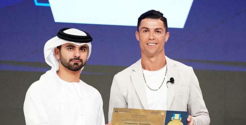 على رأسهم رونالدو..  تكريم 4 نجوم في مؤتمر دبي الرياضي (فيديو وصور)