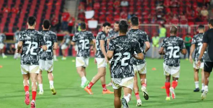 نجم الأهلي مُهدد بالغياب عن نهائي السوبر أمام الزمالك.. إعرف السبب