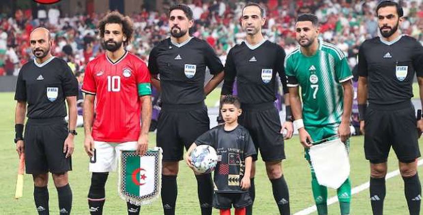 اتحاد الكرة والمتحدة للرياضة يهديان درعًا لرئيس الاتحاد الجزائري