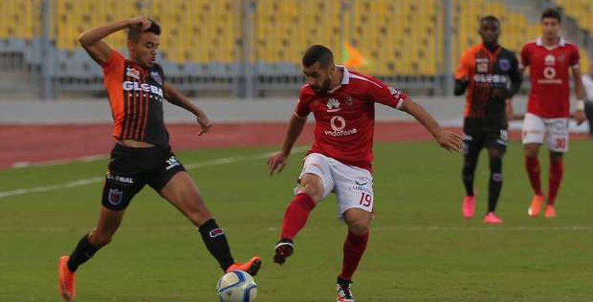 بالصور| كوبر يسلم السعيد لقب أفضل لاعب في مصر