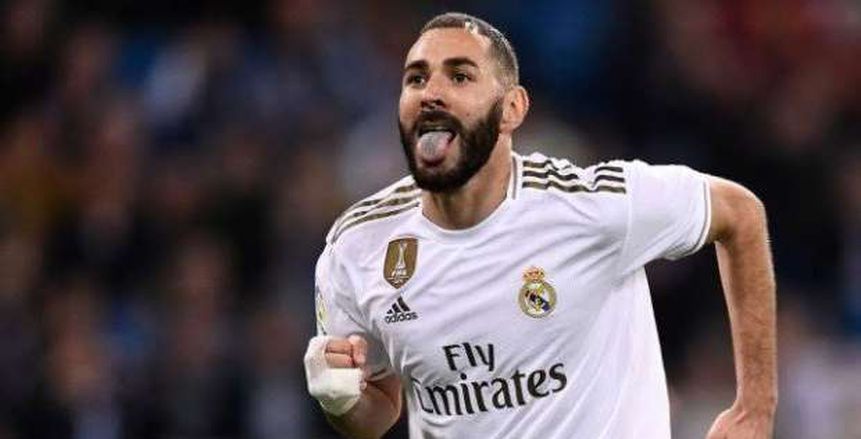 بنزيما يقود هجوم ريال مدريد أمام بيتيس