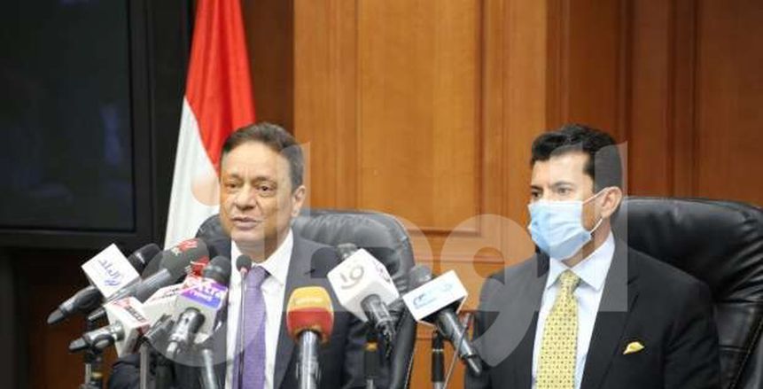 وزير الرياضة يبحث آليات مبادرة "مصر أولا.. لا للتعصب"