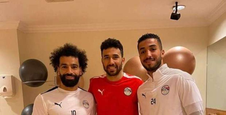 بيقولوا.. محمد صلاح يتوسط لاحتراف لاعب الأهلي وجوميز يحرق نجم الزمالك