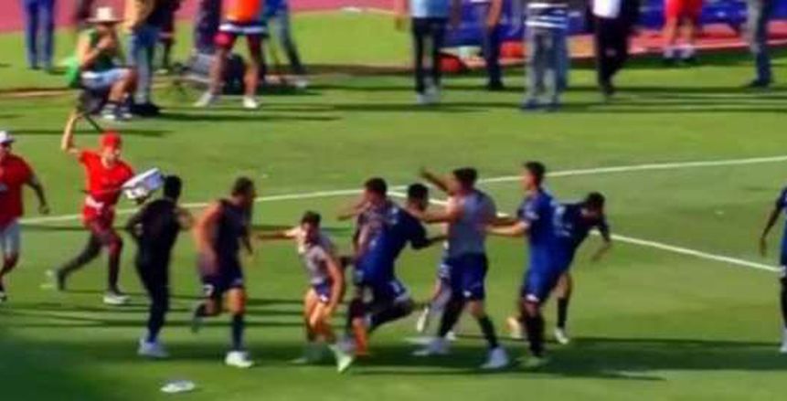 جماهير النجم الساحلي تعتدي على لاعبي الترجي في الدوري التونسي «فيديو»