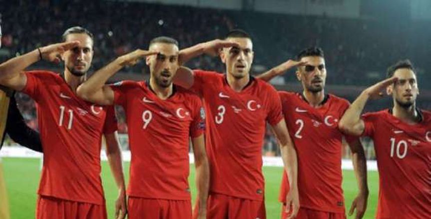 وزير الرياضة التركي عن منتقدي التحية العسكرية: يحاولون التستر على فشلهم