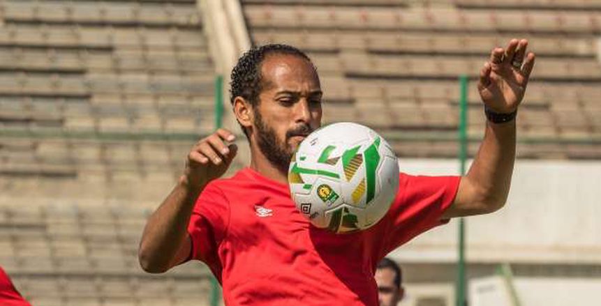 لاعبو الزمالك يطالبون الحكم برؤية خاتم وليد سليمان (فيديو)