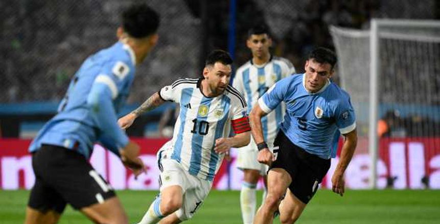 زميل «صلاح» يقود أوروجواي لإسقاط الأرجنتين للمرة الأولى في التصفيات
