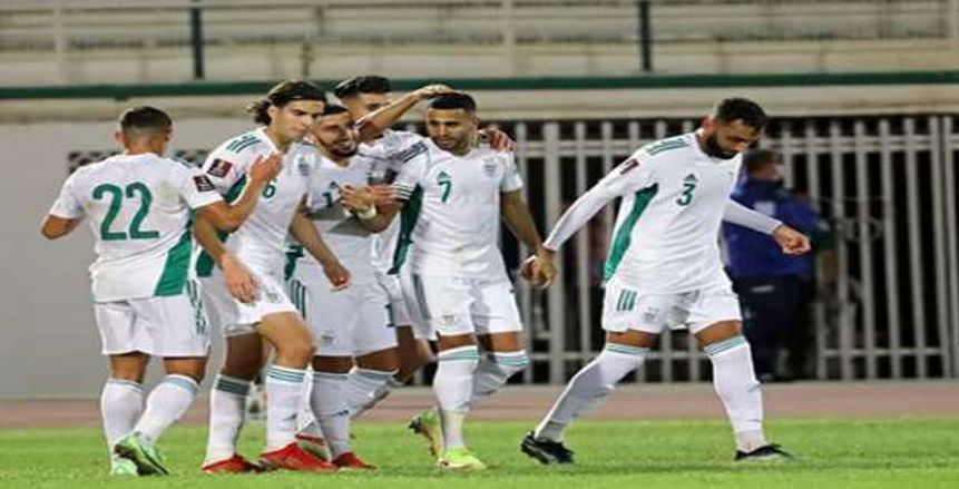 الجزائر تكتسح السودان بثلاثية في الشوط الأول بكأس العرب