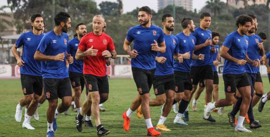 الأهلي يحذر  لاعبيه من التعليق على أزمة حسام عاشور