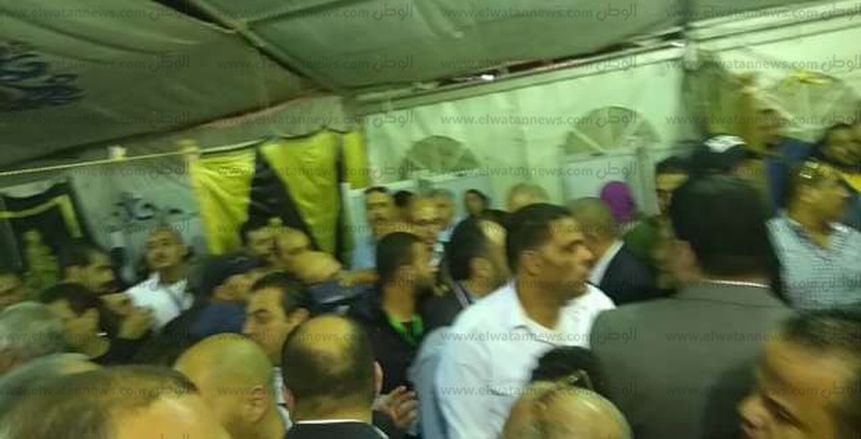 بالصور| كسر الصناديق يوقف فرز الأصوات بانتخابات المصري