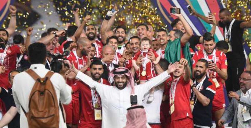 بالفيديو.. شاهد احتفال تركي آل الشيخ مع لاعبي النجم بعد التتويج بكأس زايد